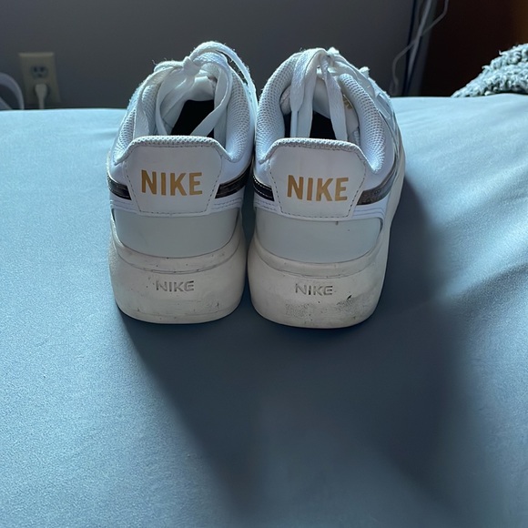 I am selling these Nike cheetah platforms size 8 - Picture 3 of 4